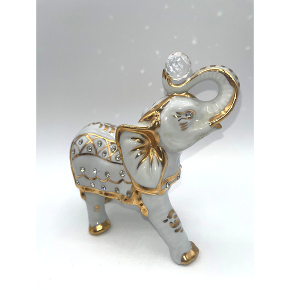 Vintage Capodimonte figurine Elephant with Big Swarovski Crystal Ball Holding - Picture 7 of 16